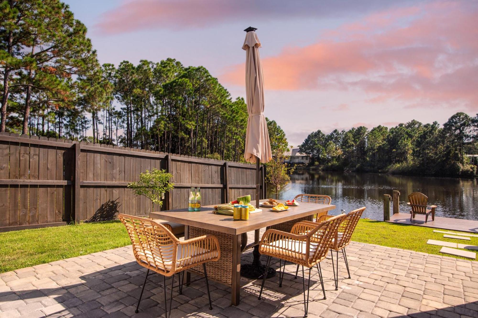 Edgewater By Avantstay Gorgeous Character Lakefront Home W Private Dock Дестин Экстерьер фото